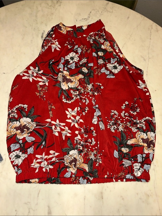 SHEIN Tops - SHEIN Red Floral Halter top size Large nwot